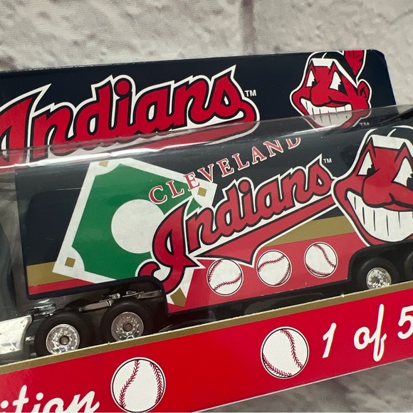 1996 MLB Cleveland Indians chief wahoo matchbox truck limited edition - Picture 4 of 5